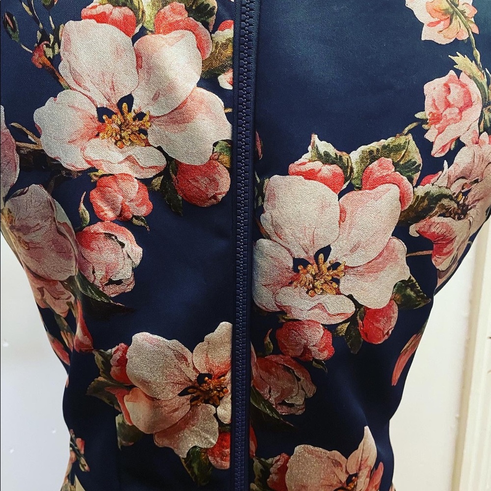 Olivia Matthews Dress - Picture 4 of 16
